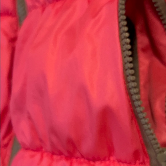 Old Navy Bright Pink Kids Puffer Jacket - Picture 13 of 13